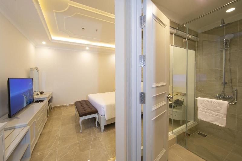 MerPerle Beach Hotel image