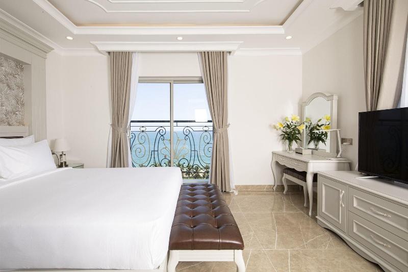 MerPerle Beach Hotel image