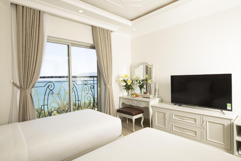 MerPerle Beach Hotel image