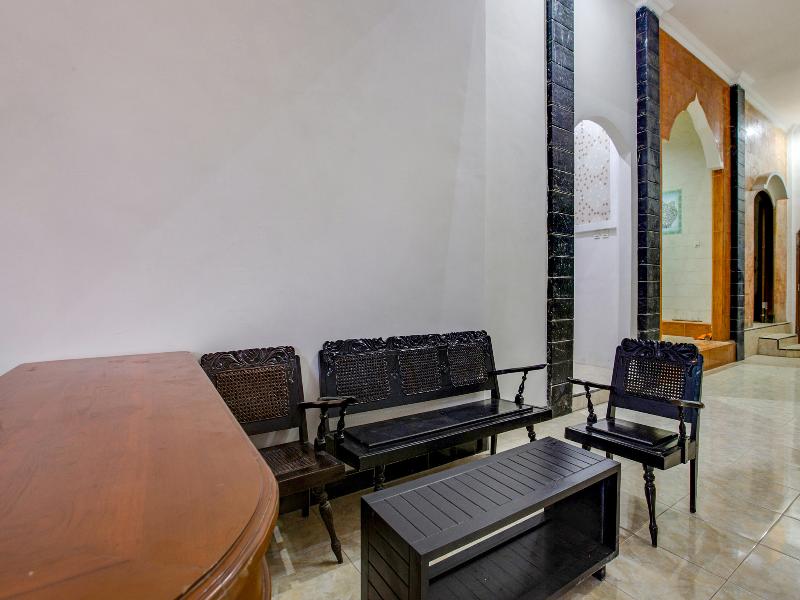 2300 Ansori Homestay