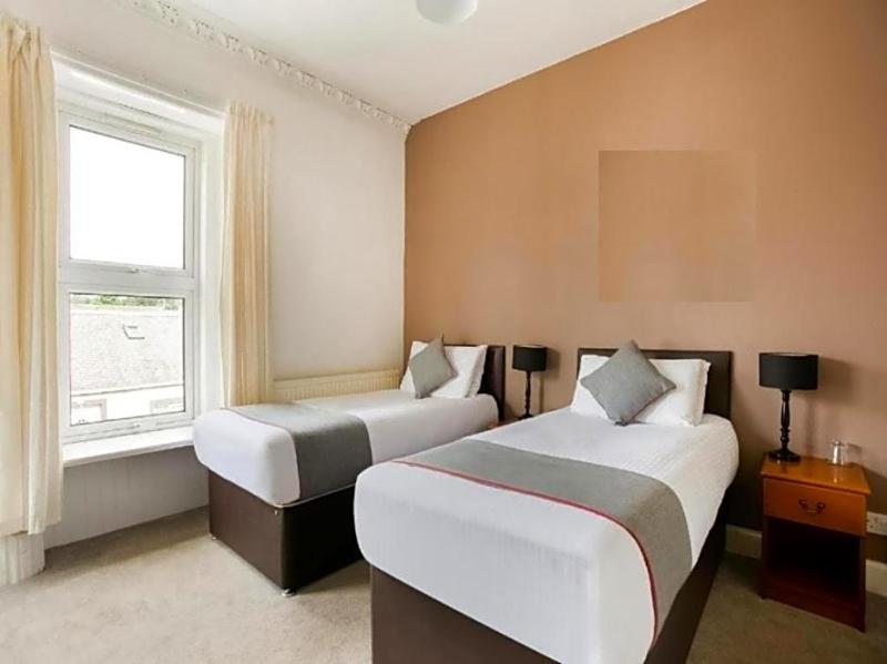 Corner Hotel image