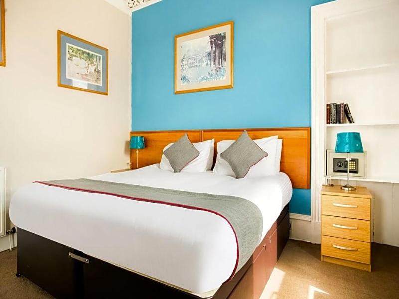 Corner Hotel image