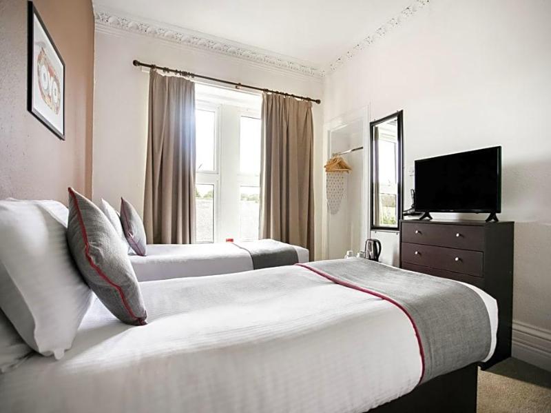 Corner Hotel image