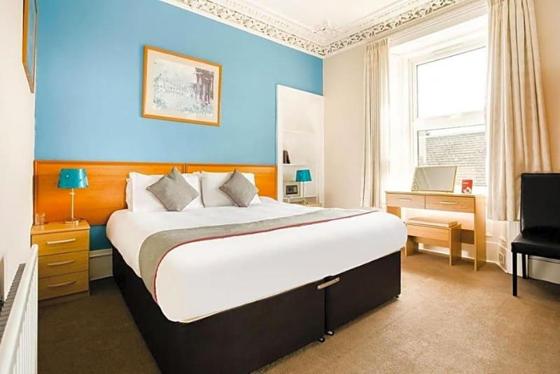 Corner Hotel image