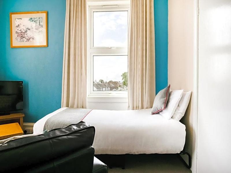 Corner Hotel image