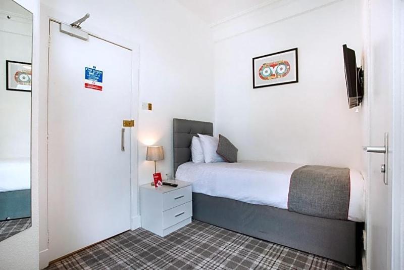 Corner Hotel image