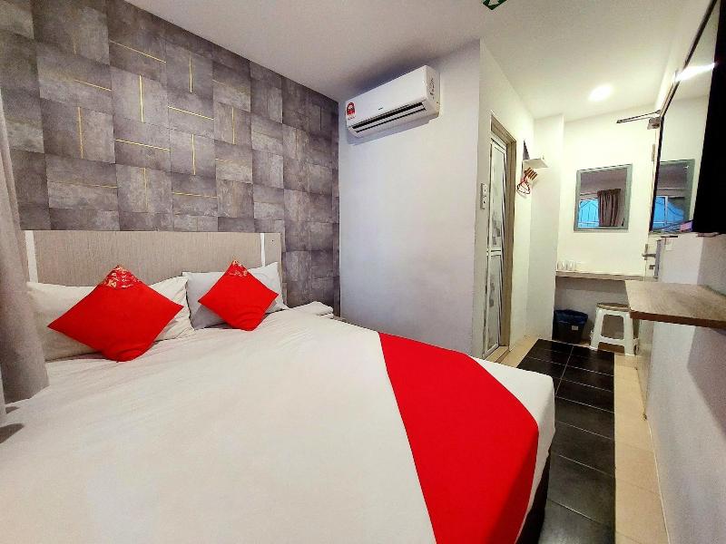 Good 2 Stay Hotel image