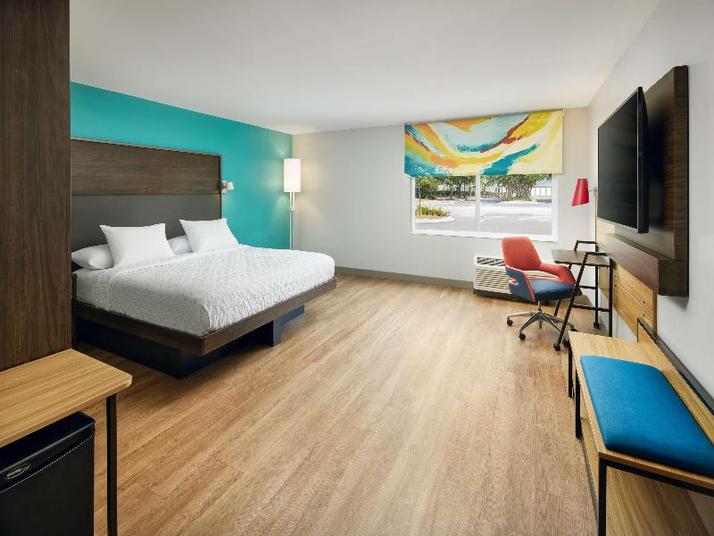 Tru By Hilton Charleston Airport image