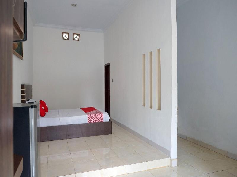 Oyo 1697 Griya Dimas Guesthouse image