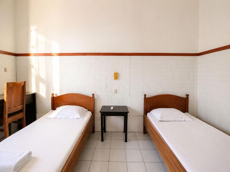 Hotel Bajo