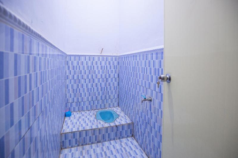 Spot On 1746 Putri Kuning Residence