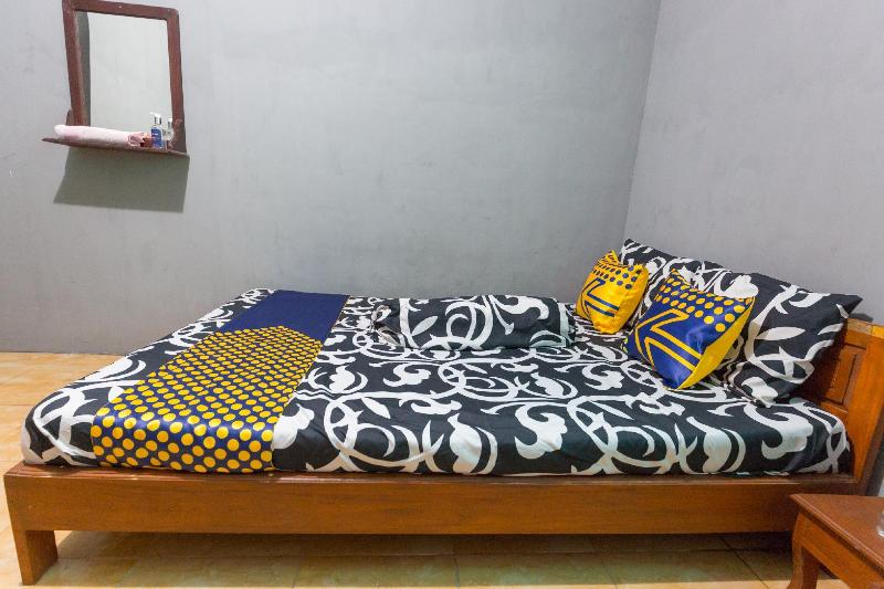 Spot On 1746 Putri Kuning Residence
