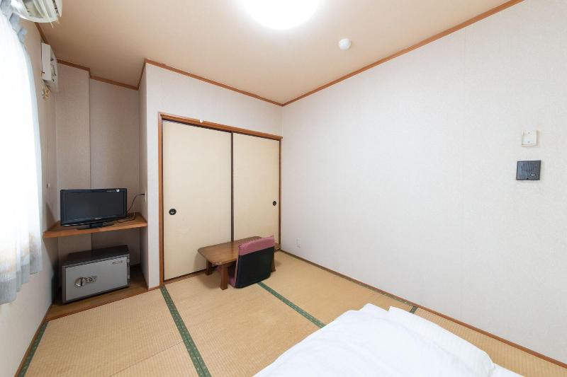 Tabist Tatsumi Business Hotel Matsusaka image