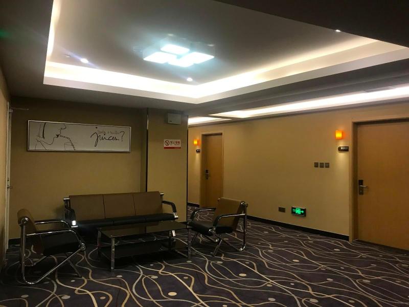 7 Days Premiuma Zibo Huantai Xinyu Building
