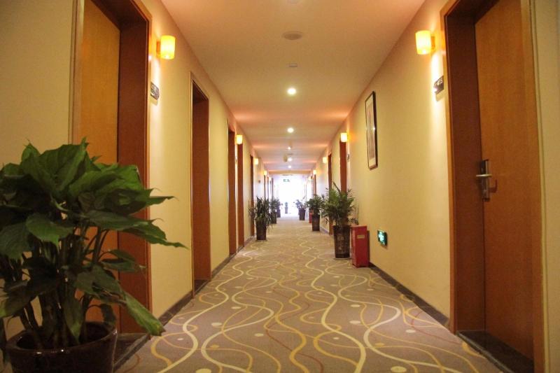 7 Days Premiuma Leshan Qianwei Fengye Fortune Plaz