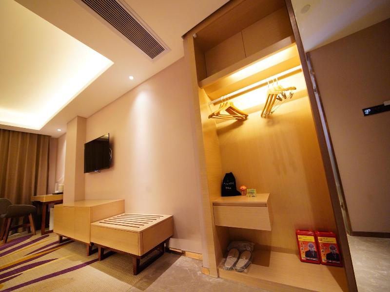 Lavande Hotels Heyuan Longchuan County Laolong Tow