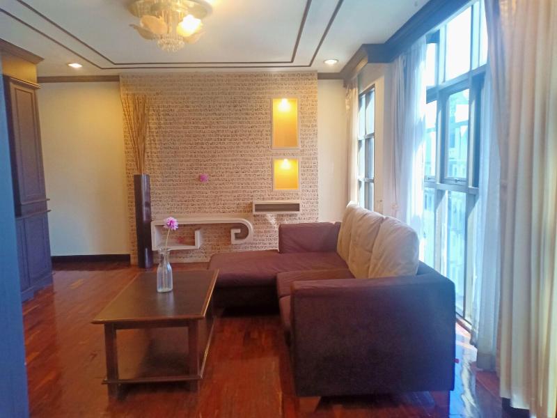 Supha Maison image
