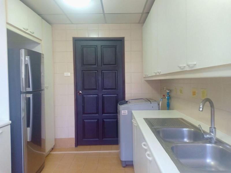 Supha Maison image