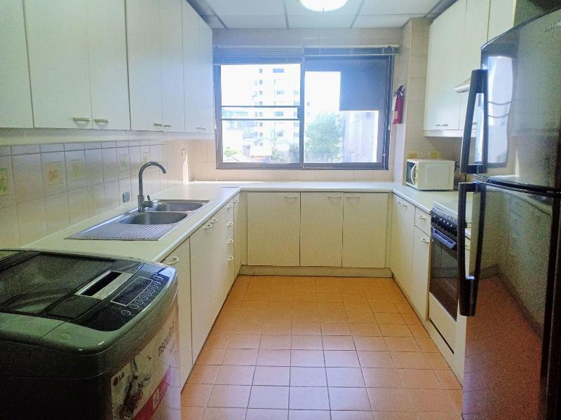 Supha Maison image