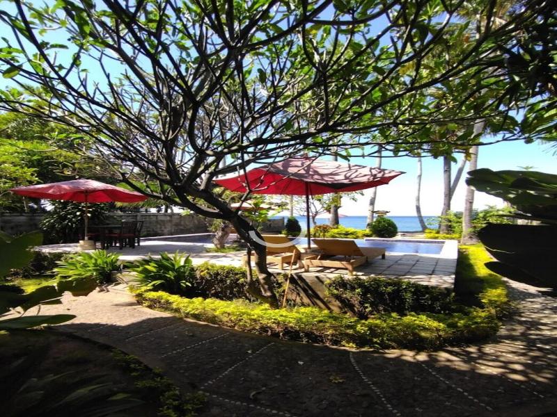 Bintang Beach Villas image