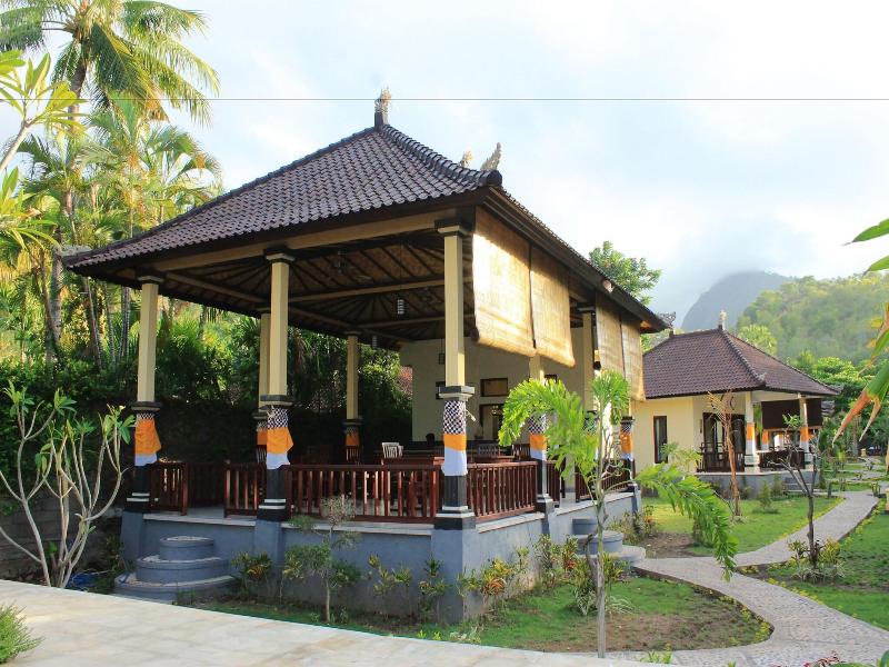 Bintang Beach Villas image