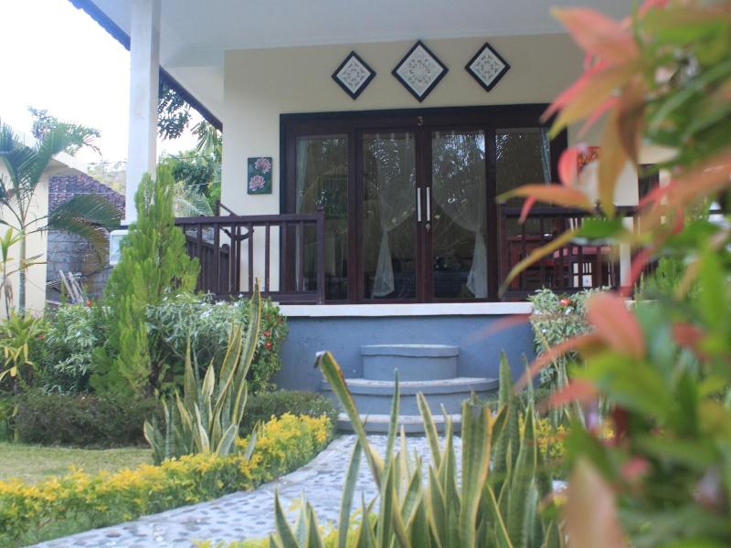 Bintang Beach Villas image