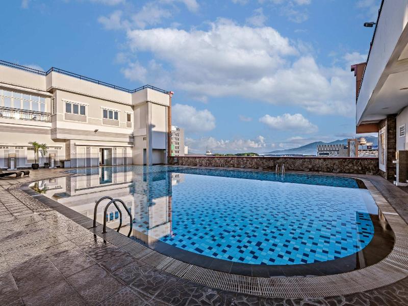 Grand Whiz Megamas Manado