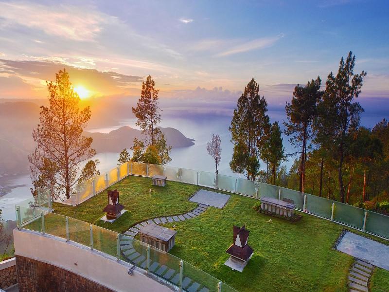 Taman Simalem Resort image