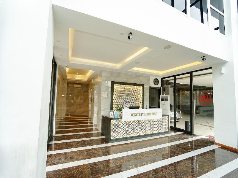 Deli Hotel image