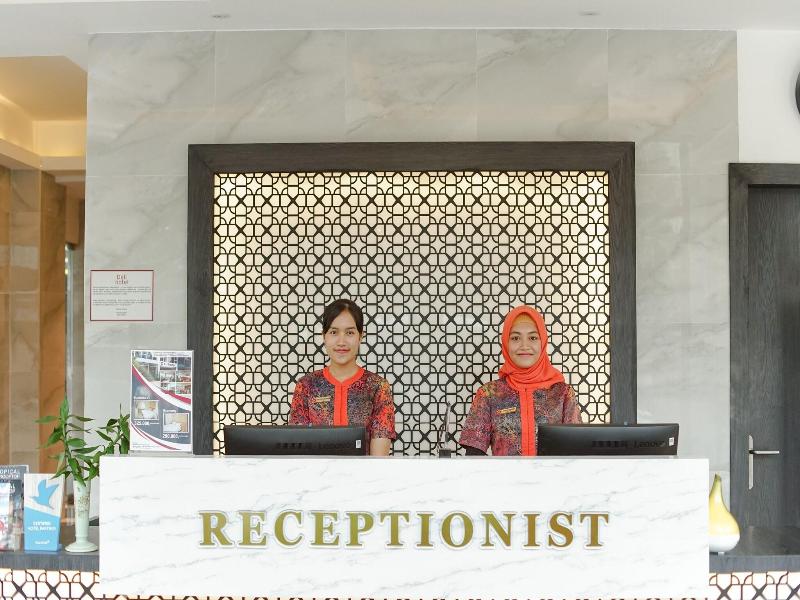 Deli Hotel image