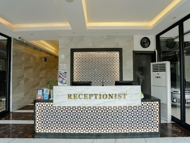 Deli Hotel image