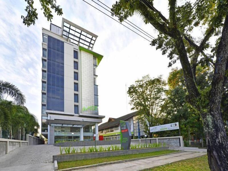 Whiz Prime Hotel Khotib Sulaiman Padang