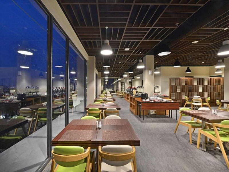 Whiz Prime Hotel Khotib Sulaiman Padang