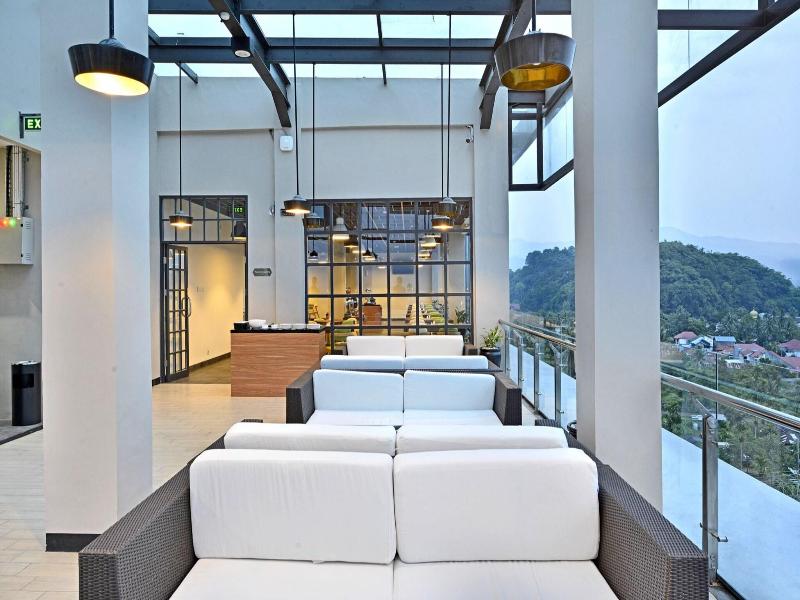 Whiz Prime Hotel Khotib Sulaiman Padang
