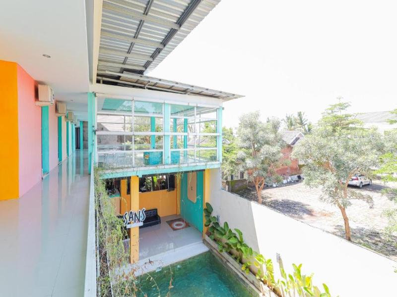 Sans Borobudur Homestay Banyuwangi image
