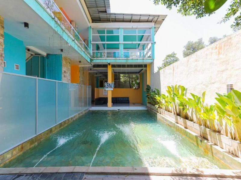 Sans Borobudur Homestay Banyuwangi image