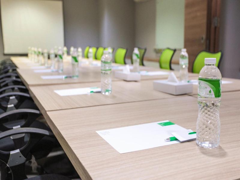 LeGreen Suite Kuningan image