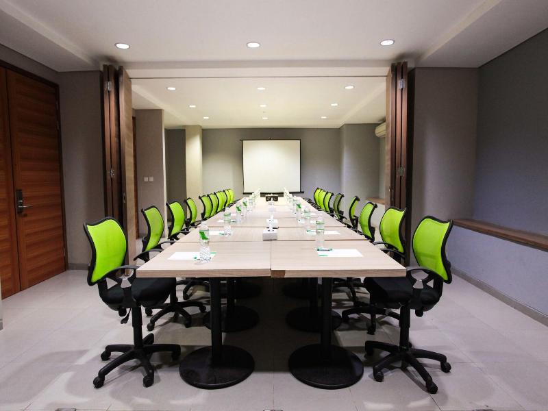 LeGreen Suite Kuningan image