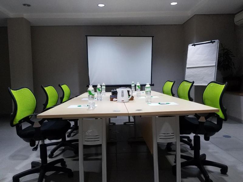 LeGreen Suite Kuningan image