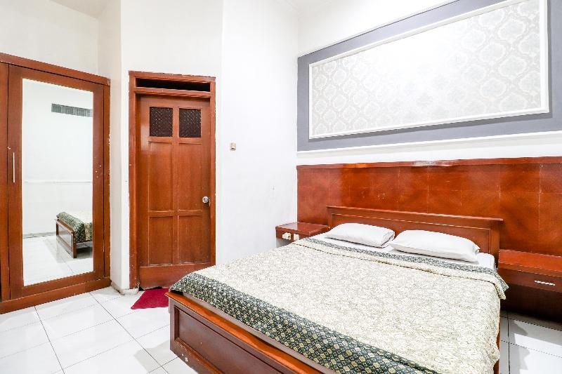 Hotel Limaran 1 by ZUZU