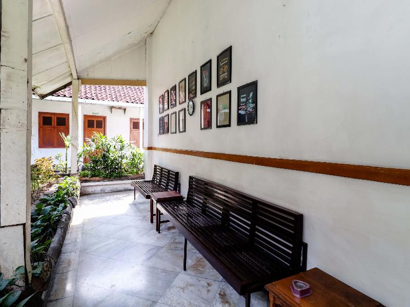 Hotel Limaran 1 by ZUZU image