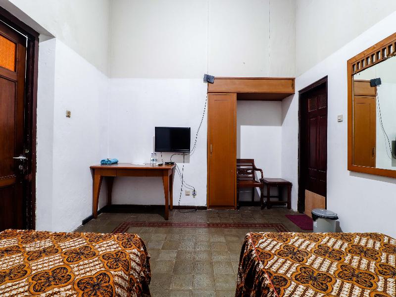 Hotel Limaran 1 by ZUZU image