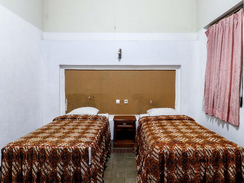Hotel Limaran 1 by ZUZU image