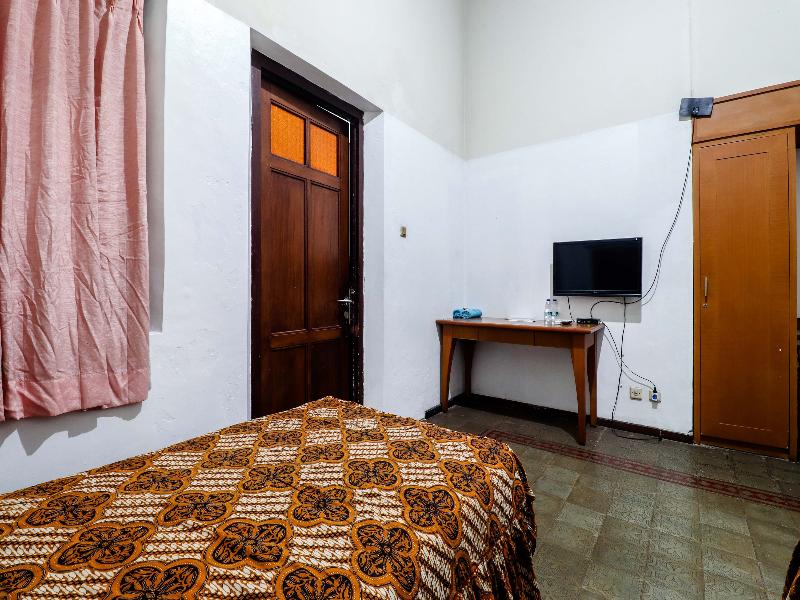 Hotel Limaran 1 by ZUZU image
