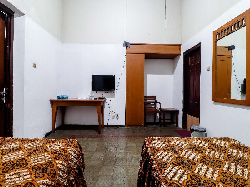 Hotel Limaran 1 by ZUZU image