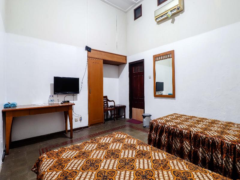 Hotel Limaran 1 by ZUZU image