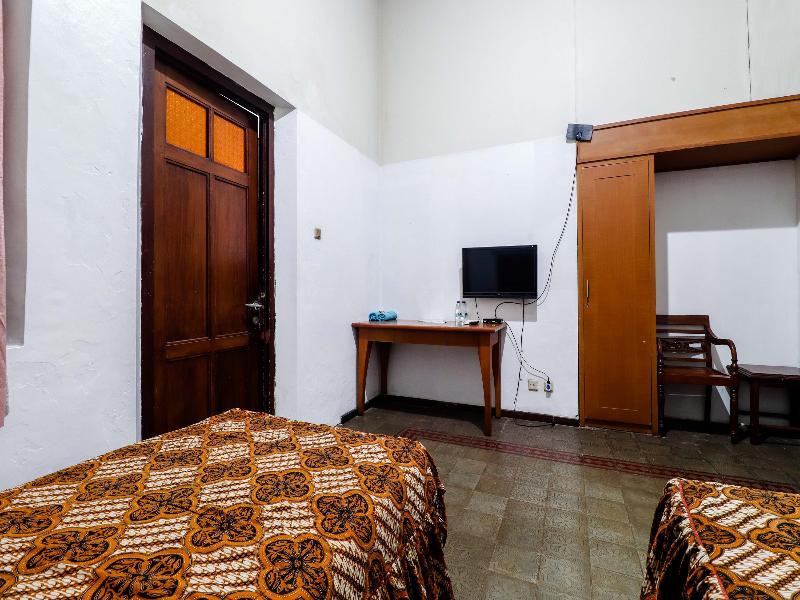 Hotel Limaran 1 by ZUZU image