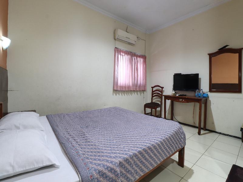 Hotel Limaran 1 by ZUZU image