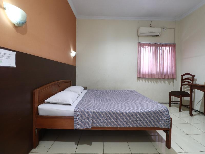 Hotel Limaran 1 by ZUZU image