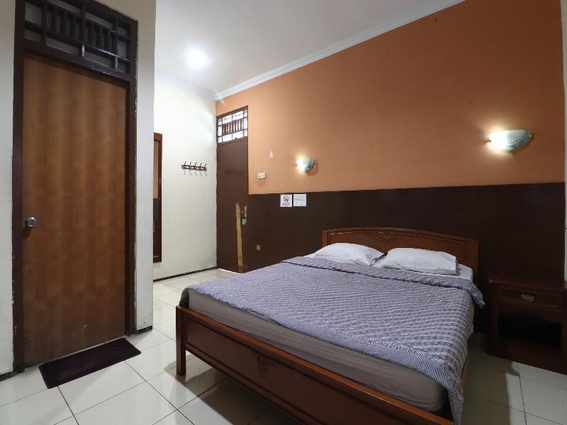 Hotel Limaran 1 by ZUZU image